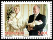 timbre de Monaco N° 2975 légende : Naissance princière : Prince Jacques et Princesse Gabriella