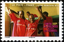  Contre les violences faites aux femmes <br>Fillettes avec tee-shirts «Stop FGM»