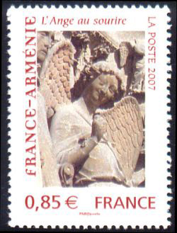  Arménie-France <br>L'ange au Sourire - statue sur la façade occidentale de la cathédrale de Reims
